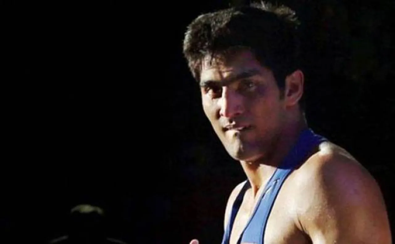 Aamir Khan desires to fight Vijender Singh in India