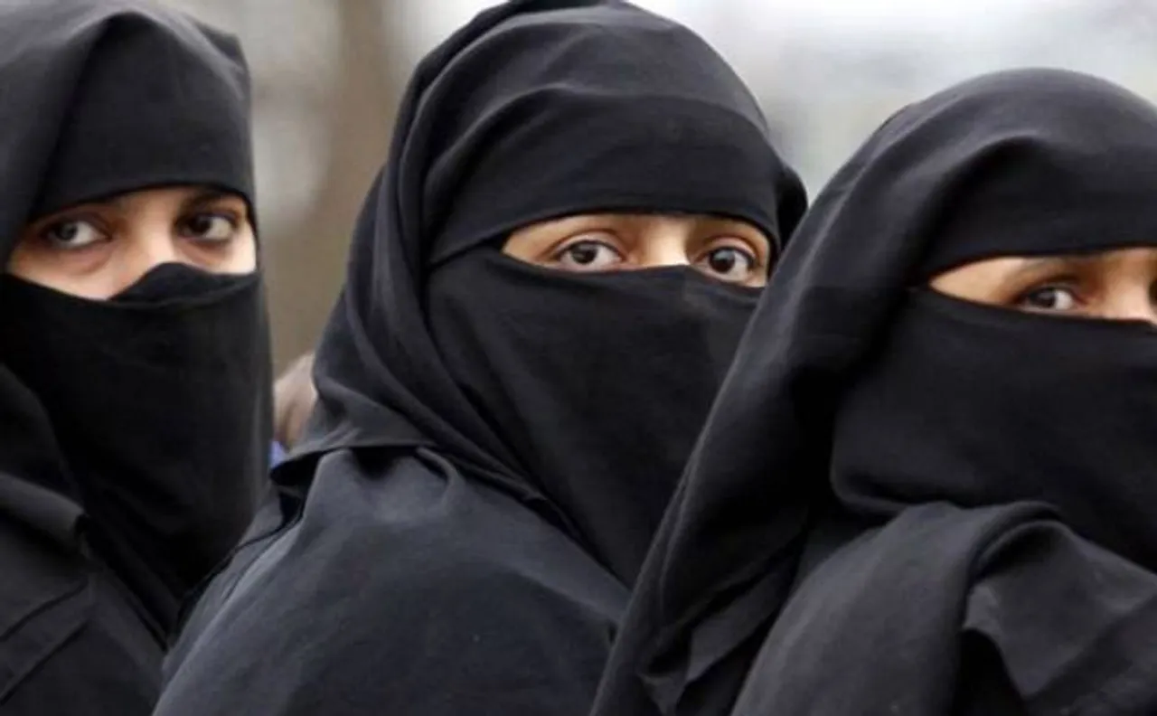 1000-year-old mosque allows women to enter its portals