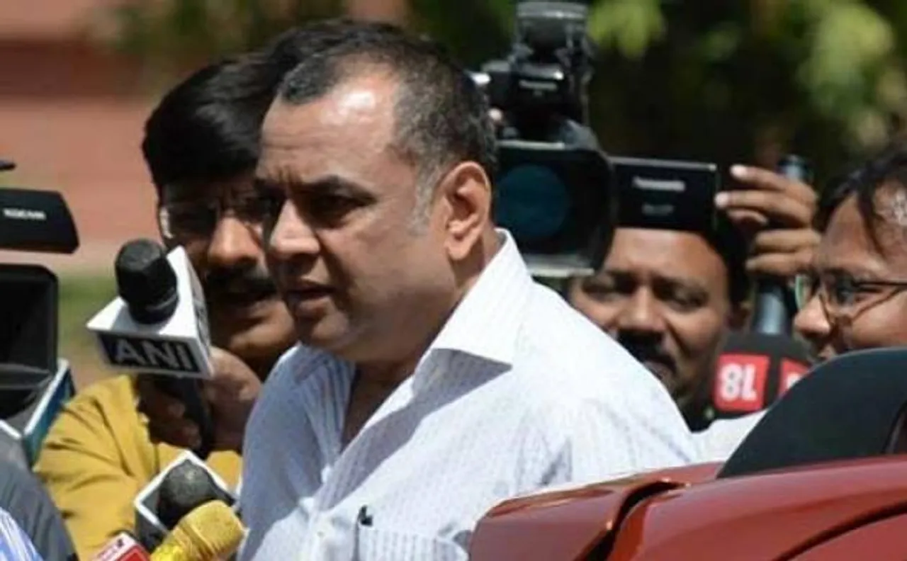 Paresh Rawal violates odd even rule to reach Parliament, apologises to Kejriwal