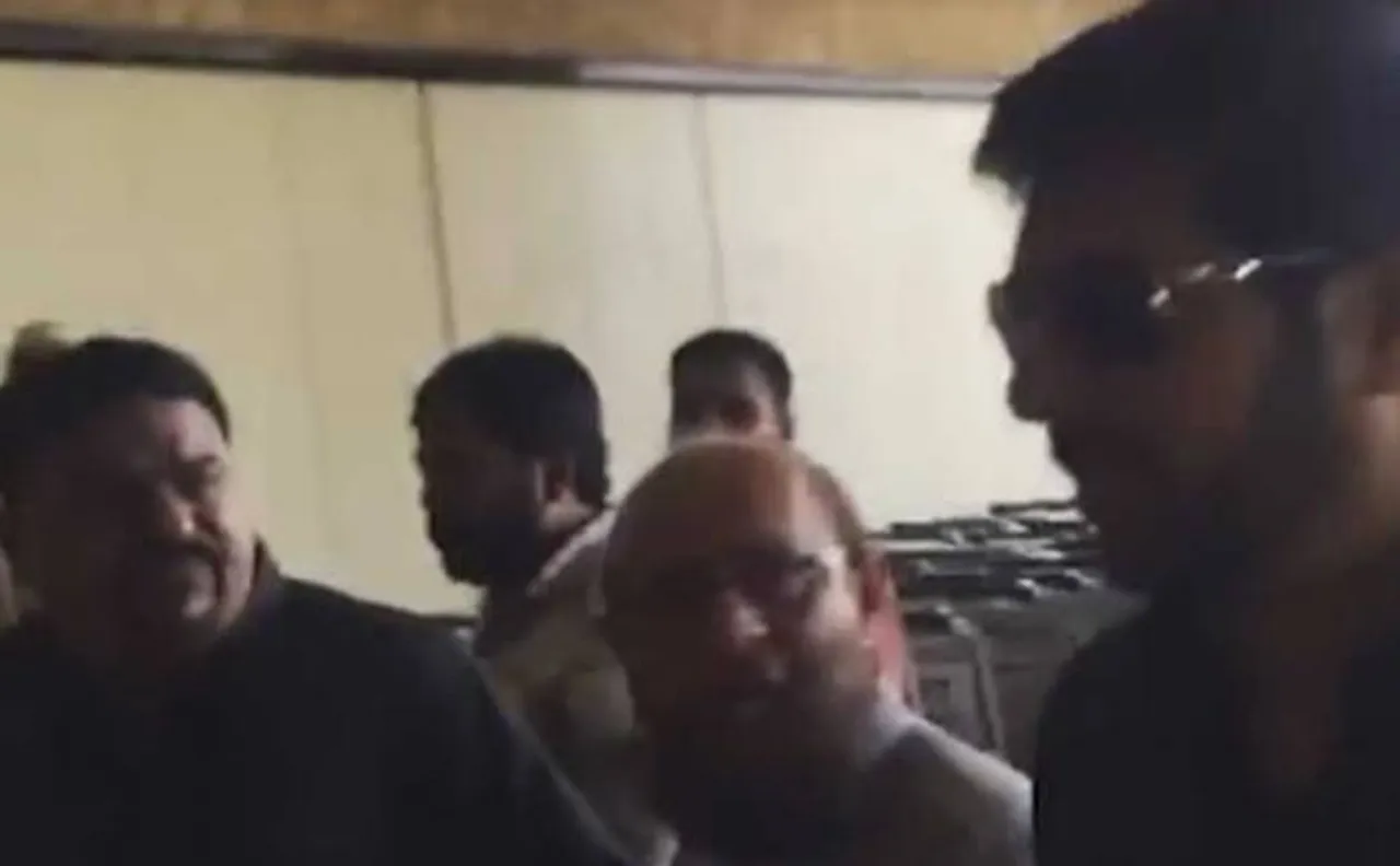 Kabir Khan heckled at Karachi airport by protesters