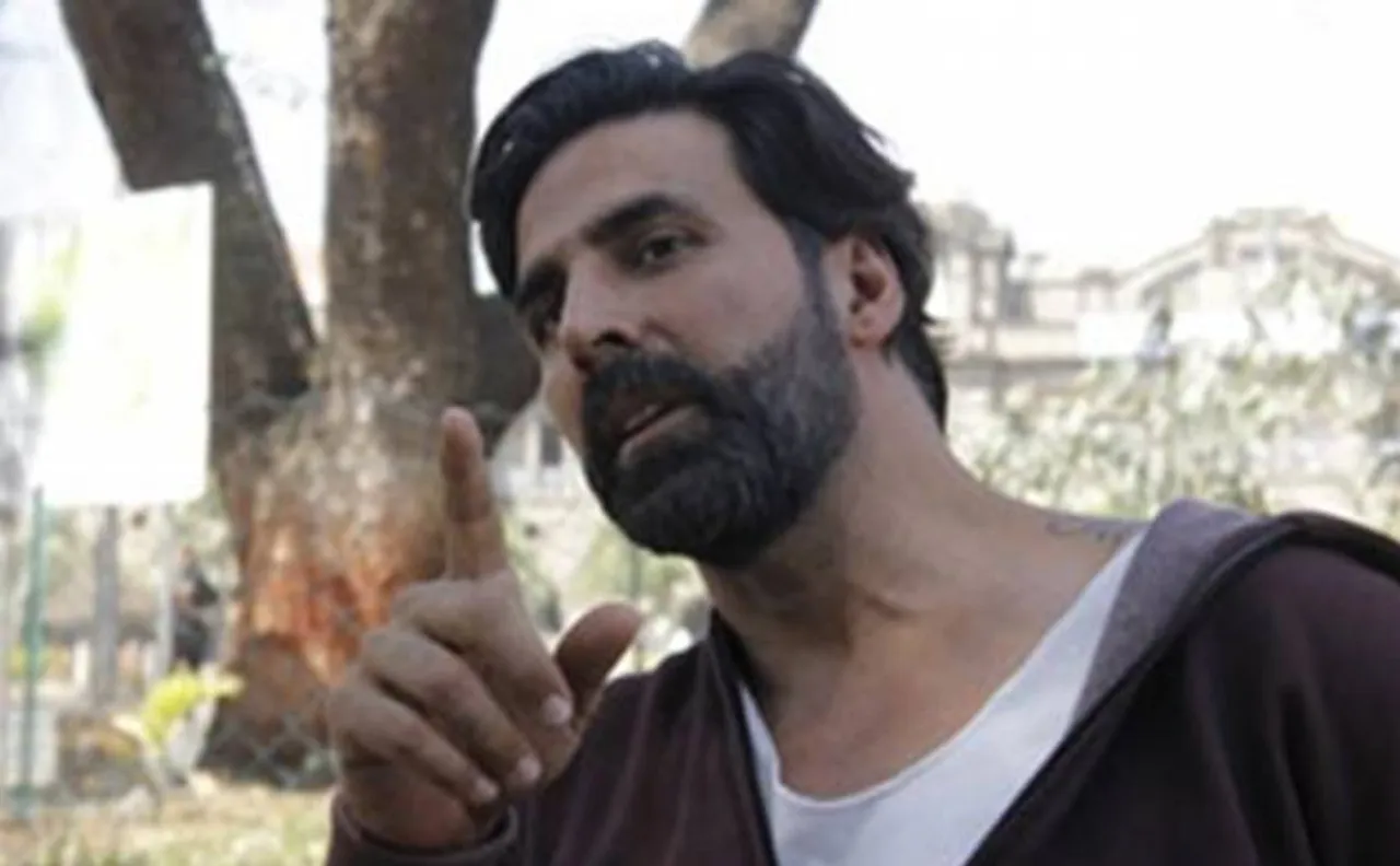  Akshay Kumar apologises after bodyguard punches fan 	