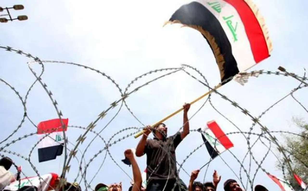 Thousands of protesters break into Baghdad 'Green Zone'