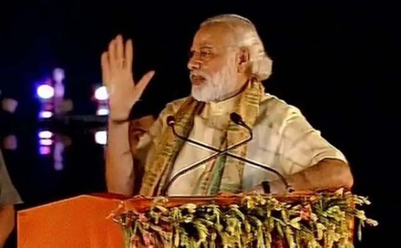 PM Modi slams Cong govts, reaches out to Nishads with e-boats