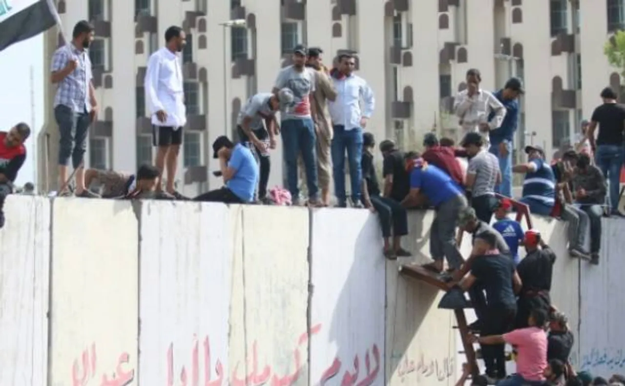 Protesters in Green Zone,Iraq PM orders action against rioters 