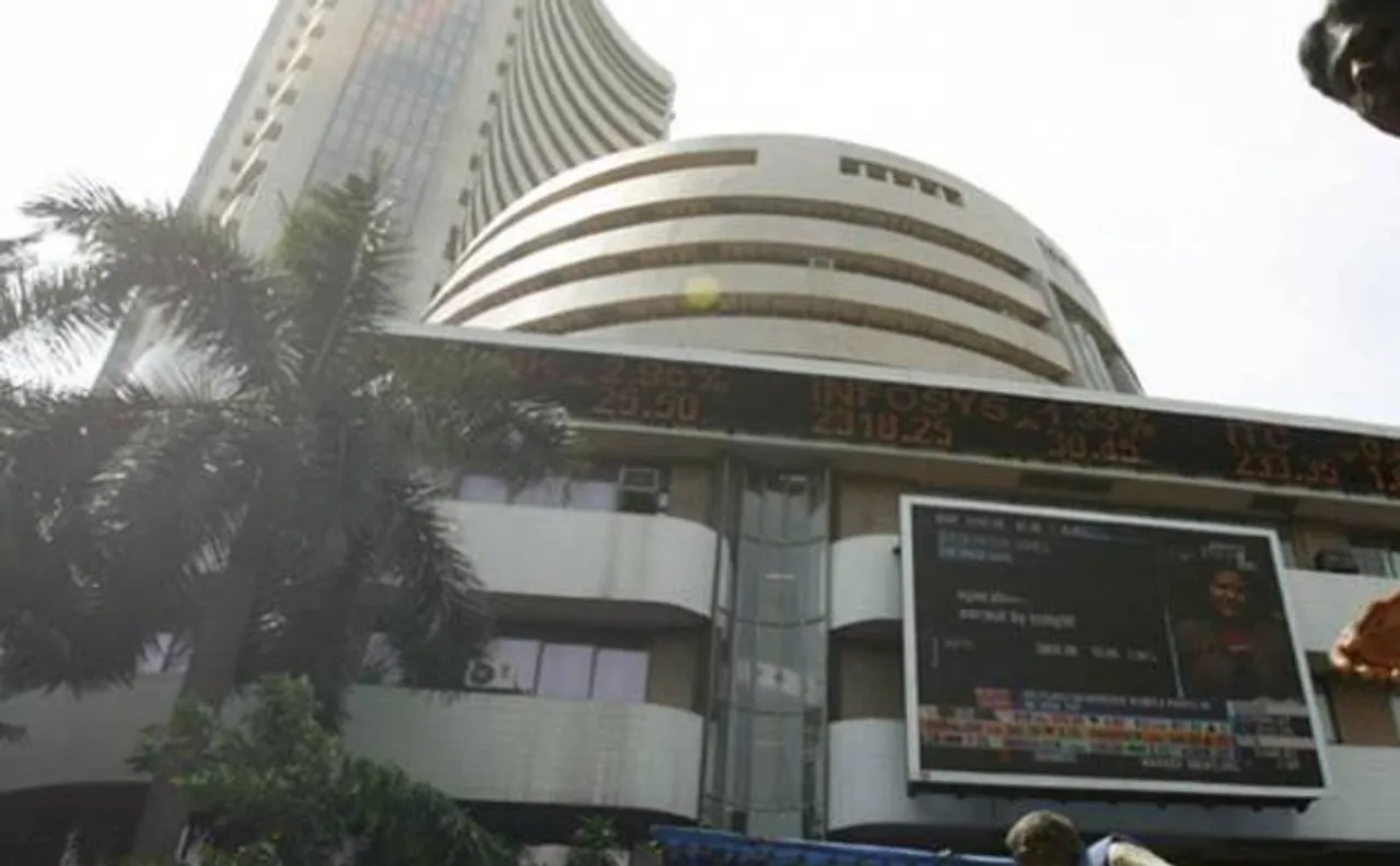 Sensex tanks 207 pts to hit 3-week low on global growth woes