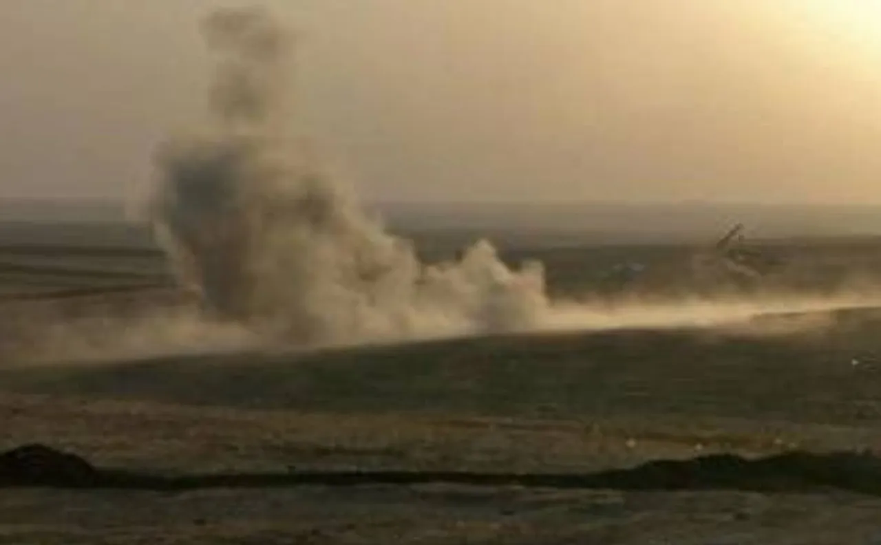 13 civilians, 5 jihadists killed in air strikes on IS Syria bastion