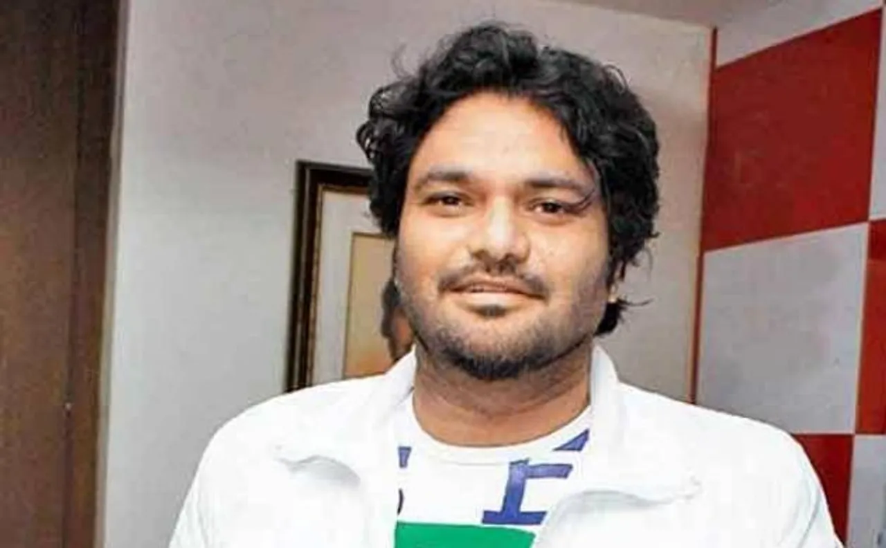 Bike-borne Babul meets with accident, receives elbow injuries