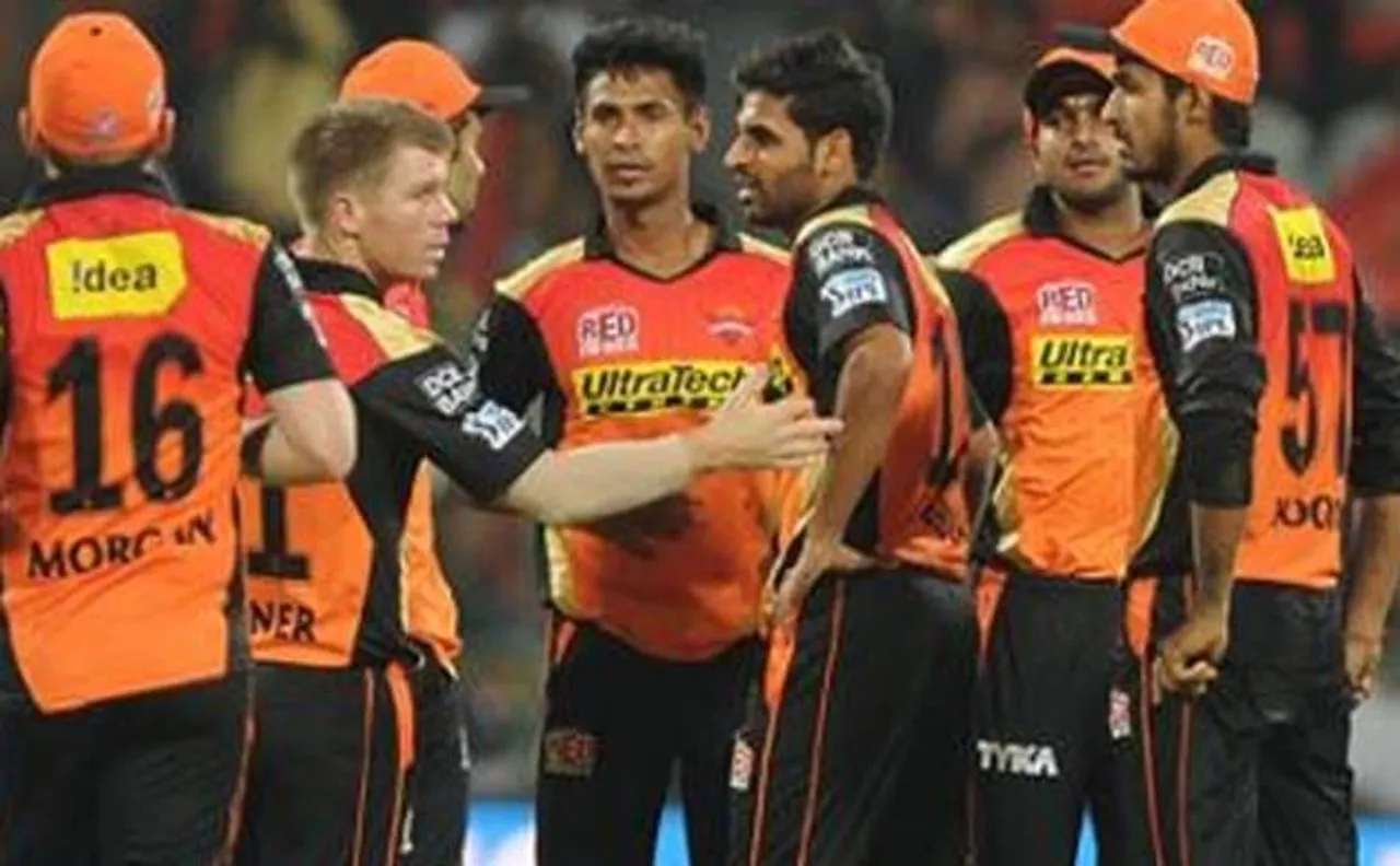 IPL 2016: Sunrisers Hyderabad destroy Mumbai Indians to claim top spot