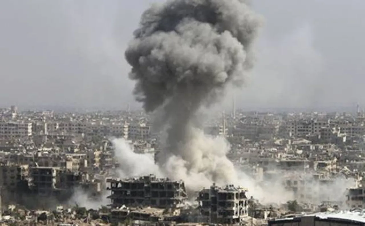 Air strike kills 11 at rebel-held Yemen base: official