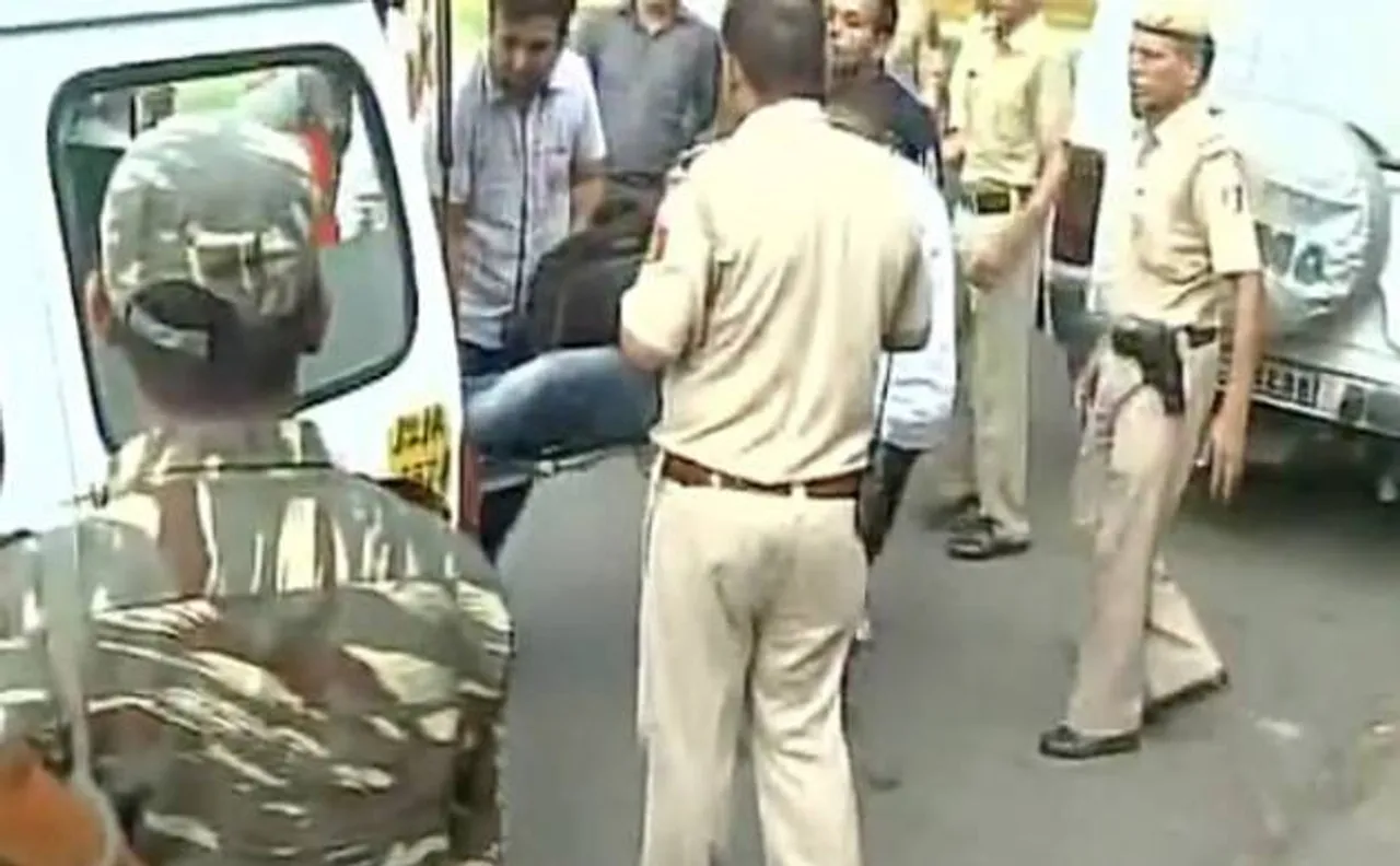 Man hangs himself from a tree near Vijay Chowk, close to Parliament, suicide note recovered
