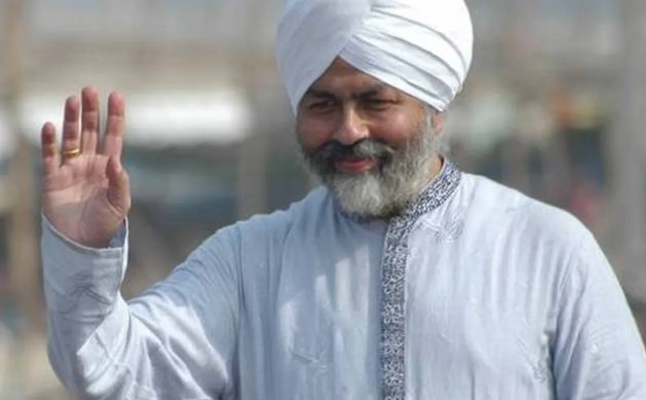 Nirankari Baba Shri Hardev Singh passed away in a Canada road accident 