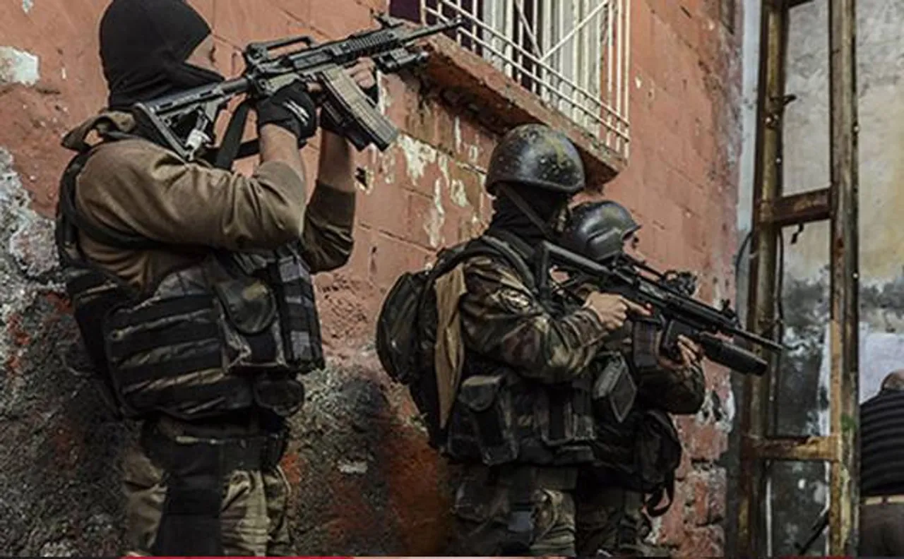 PKK clashes near Iraqi border leave 8 Turkey troops dead