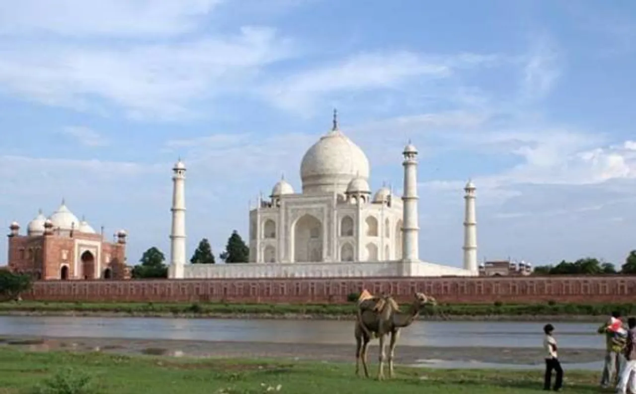 World Bank team visits Taj Mahal