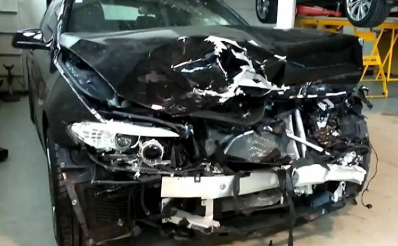 Man rams BMW into autorickshaw, four injured