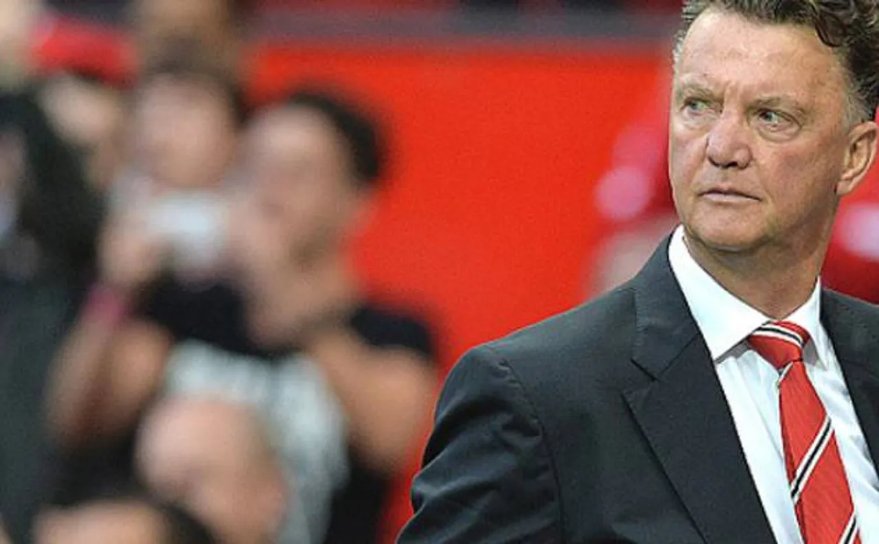Van Gaal booed as Manchester United sign off in fifth