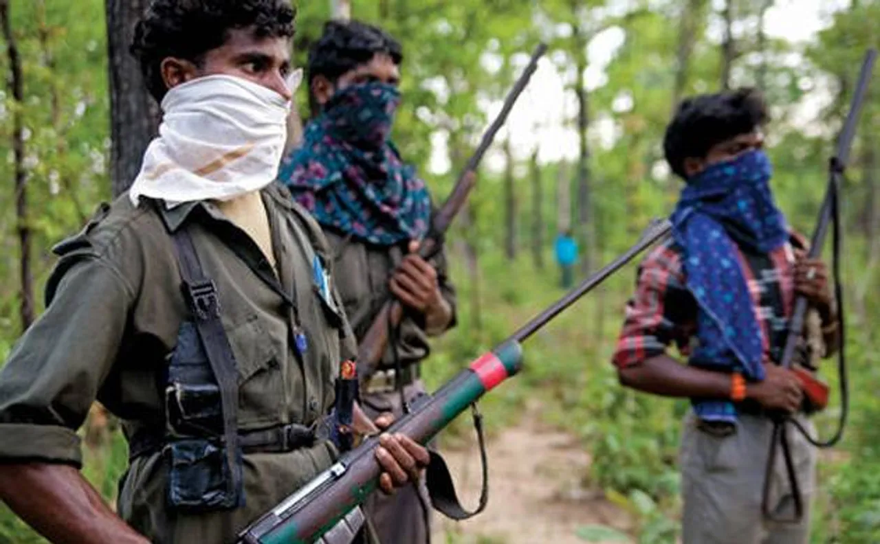 Maoists snatch several walkie-talkies from Railway staff