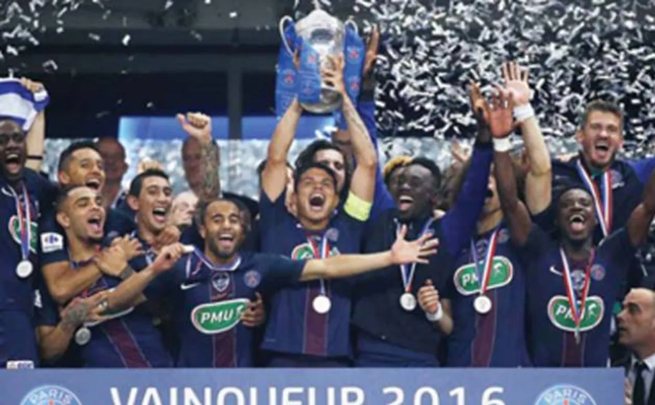 Ibrahimovic lifts French Cup in PSG swansong