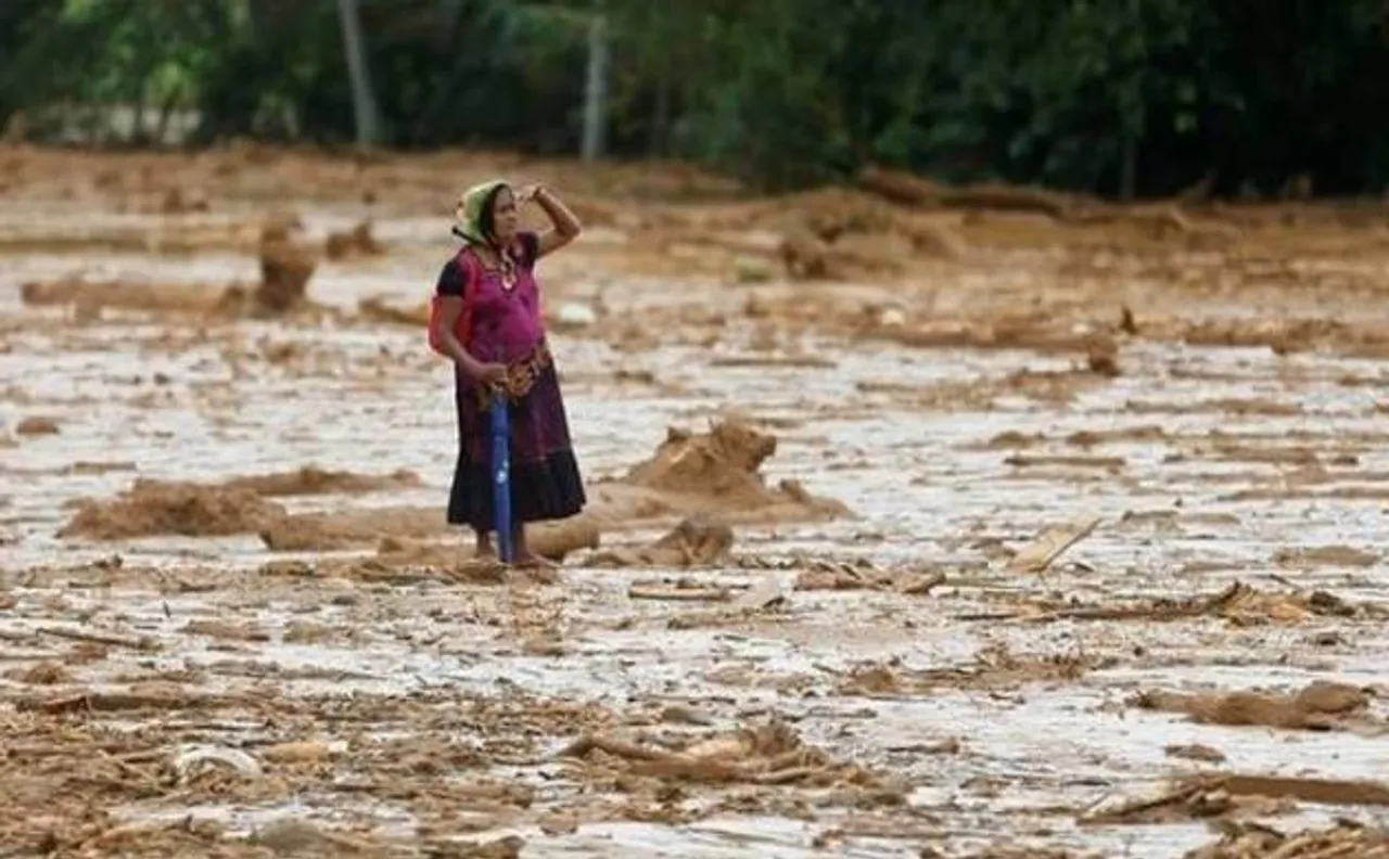 Floods in Sri Lanka: Toll reaches 92 as more bodies pulled out, over 100 missing 