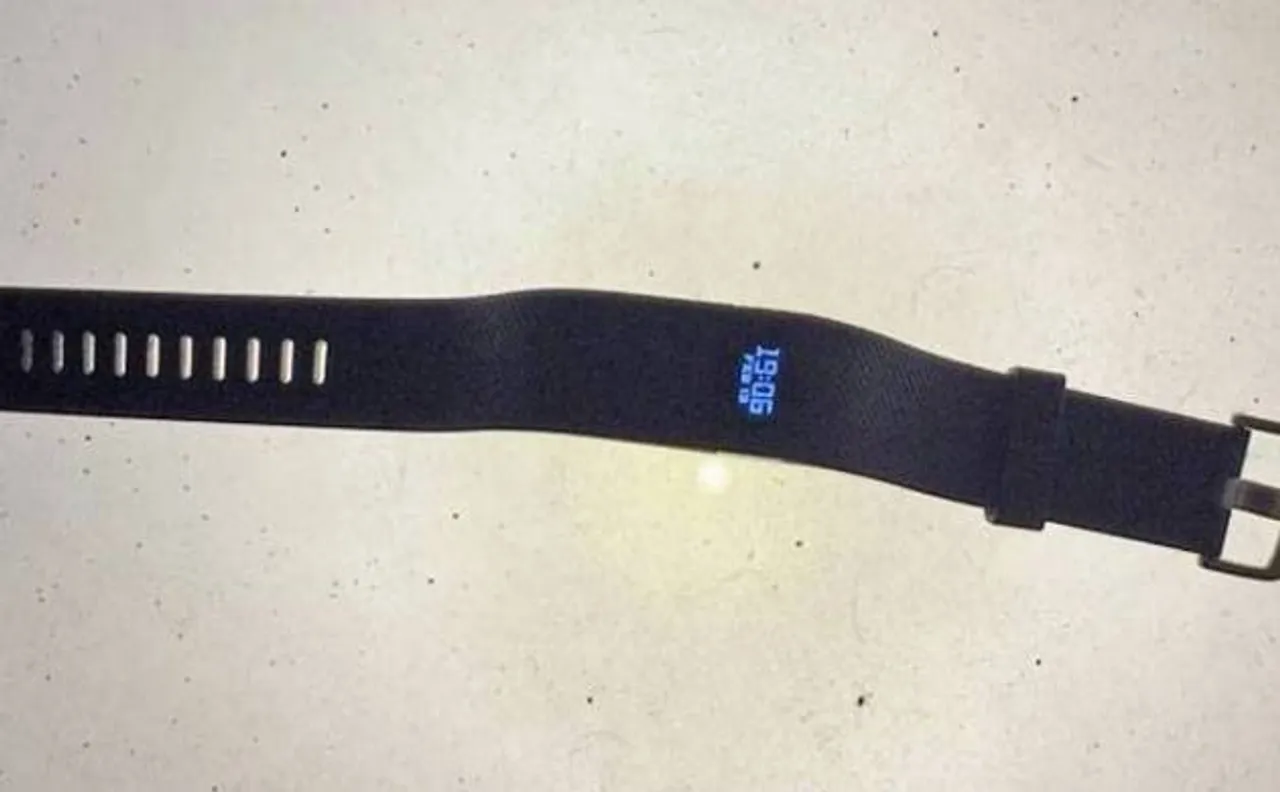 First wearable, flexible device to monitor body signals