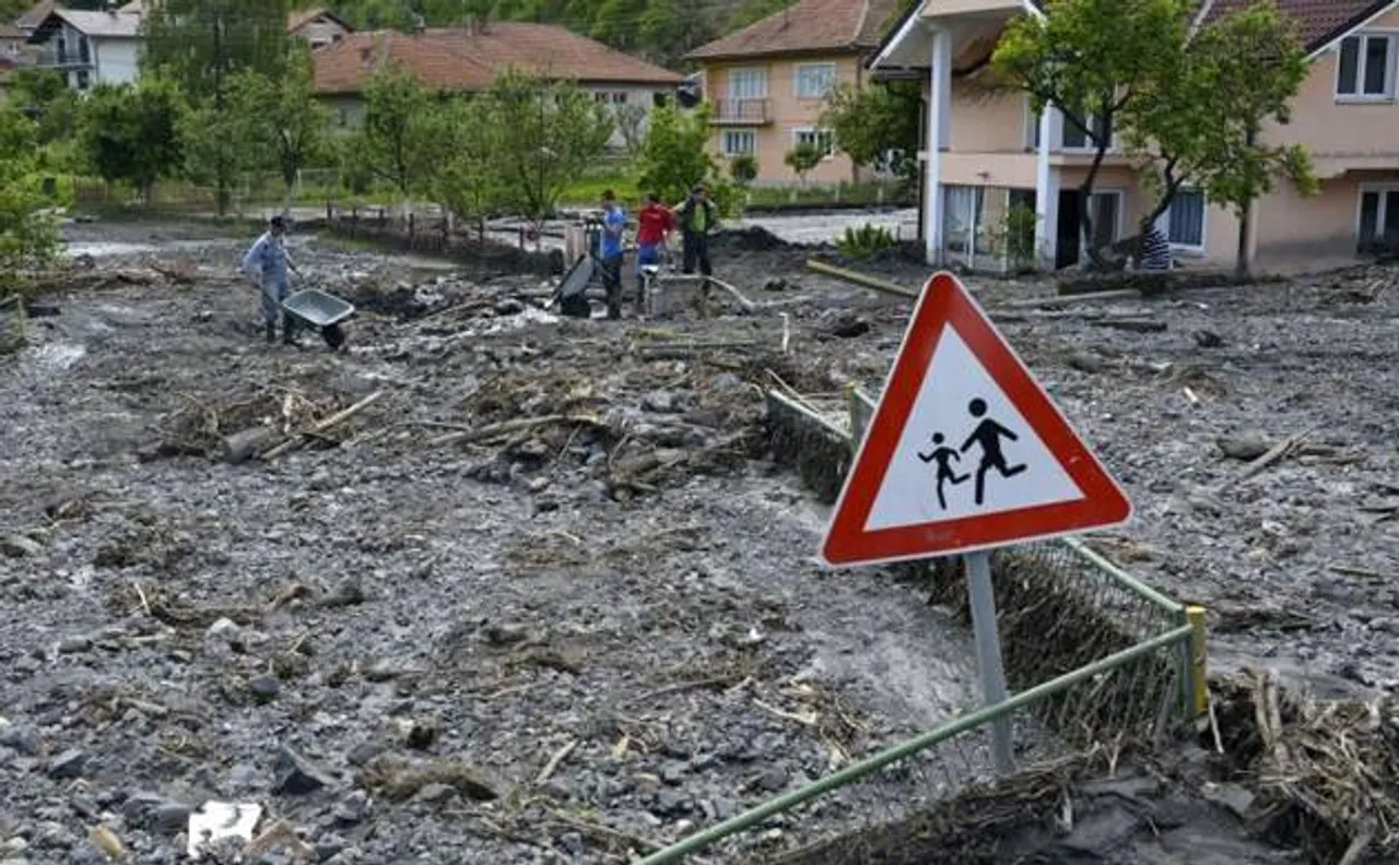 Over 1.5 billion lost in Lanka floods and landslides