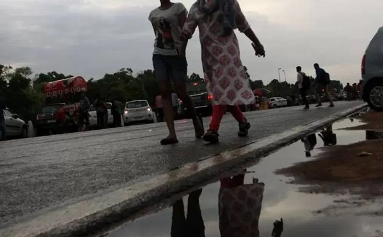 Respite for Delhiites as the city gets dust storm and rains