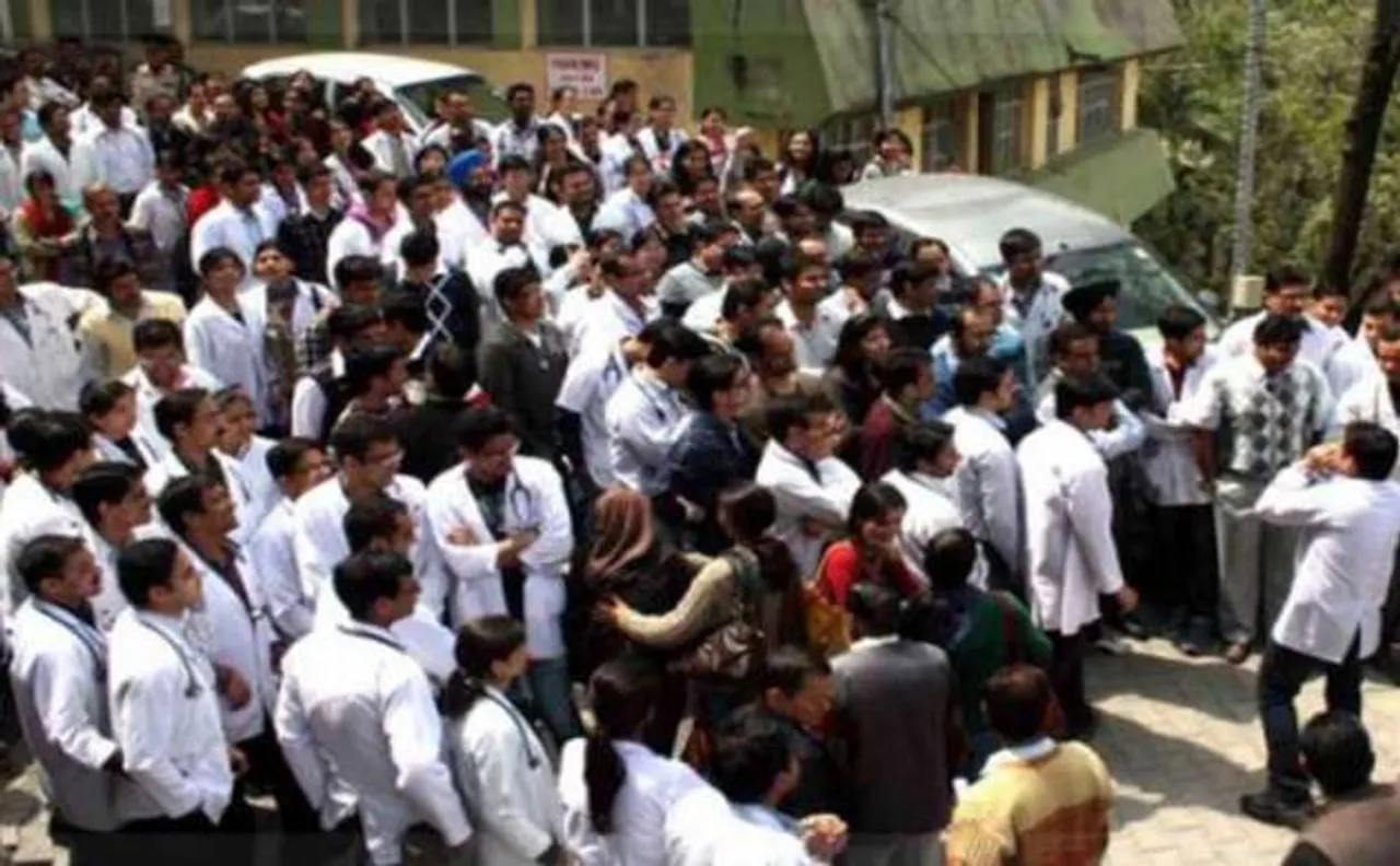 Doctorsâ€™ strike in delhi: 70-year-old woman dies due to â€˜delayâ€™ in treatment