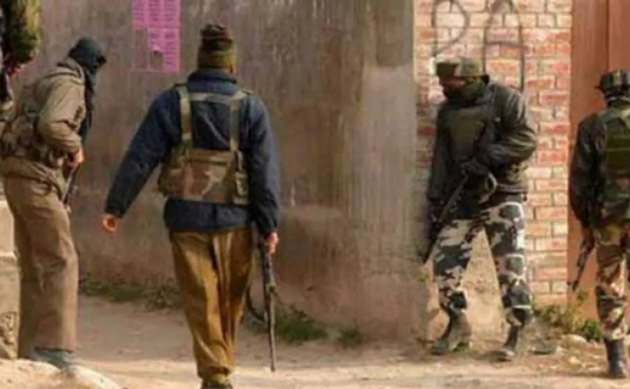 J&K: 2 security personnel injured in gunbattle with hiding militants in Baramulla