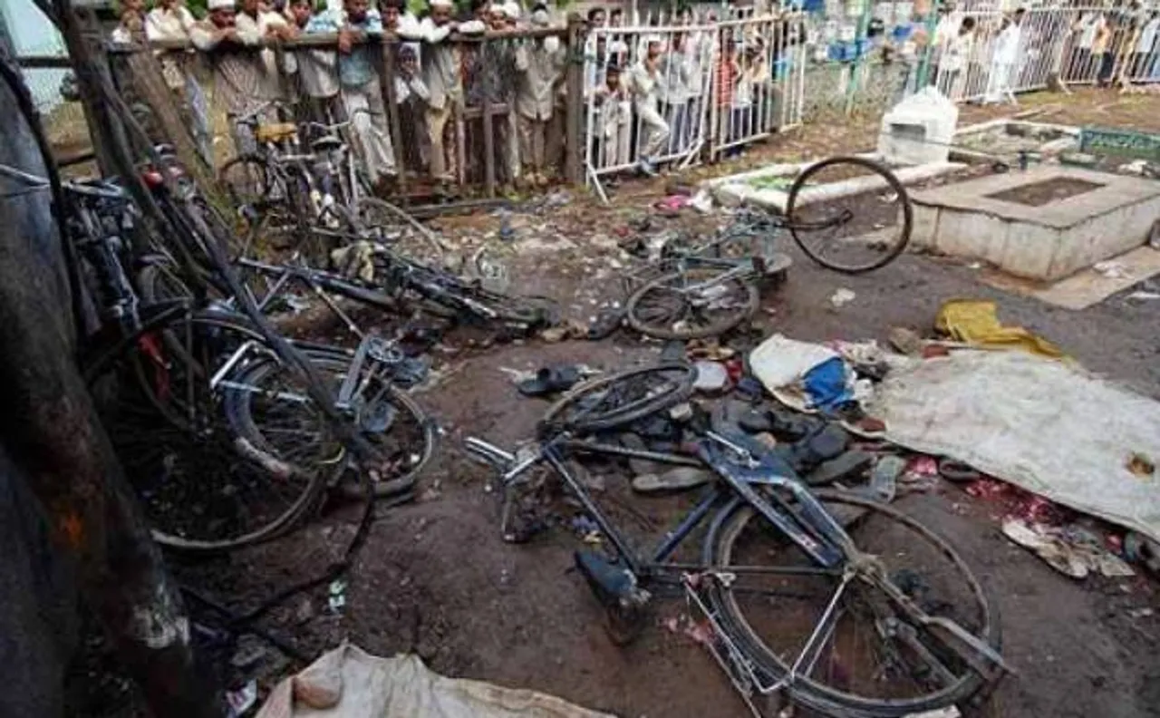 Malegaon blast: Indore court issues warrant against 2 Maha ATS officers