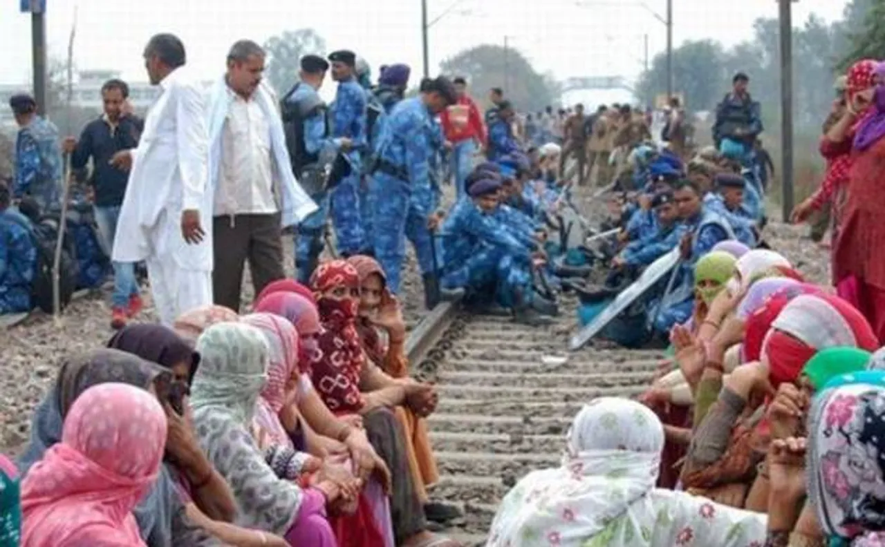 Jat stir: Inquiry committee makes strong comments against two top officials