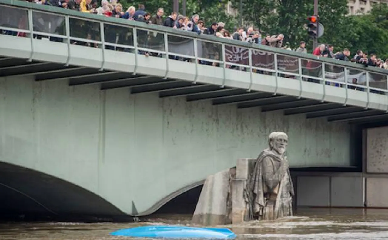 France floods ease as Seine recedes