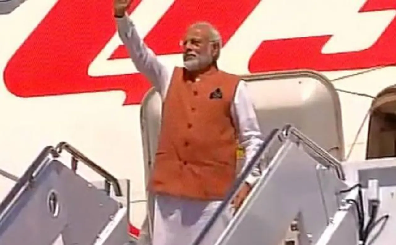 PM Narendra Modi arrives in US, to discuss a host of bilateral issues with President Obama