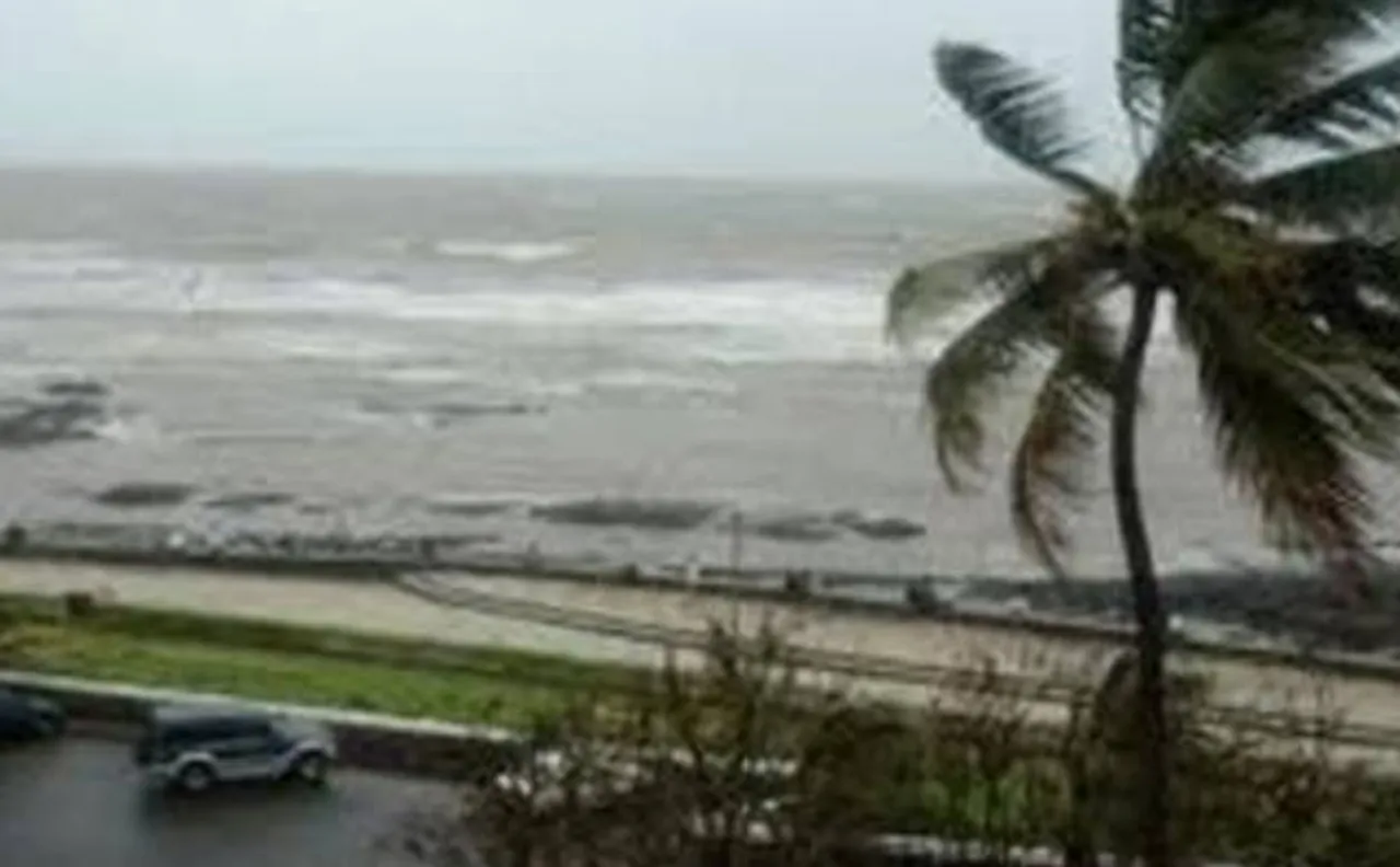 Monsoon hits Kerala, heavy rains claim one life