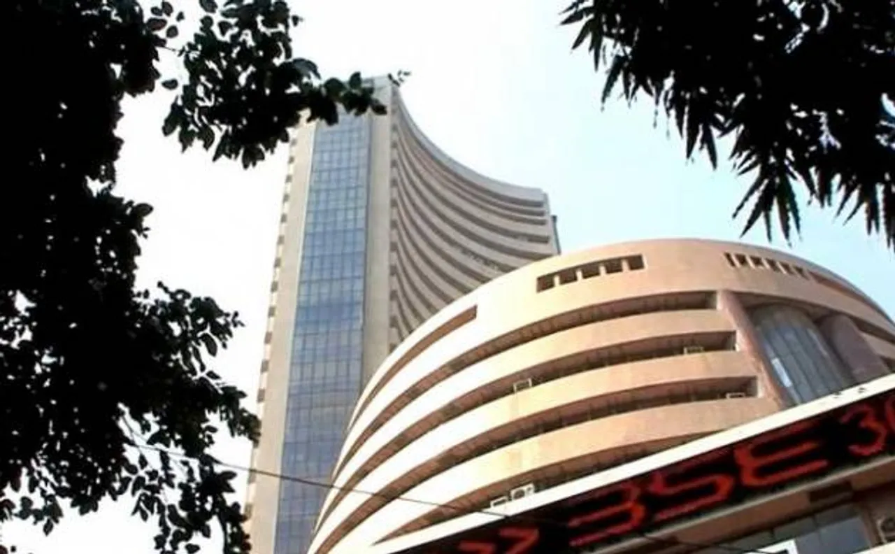 Sensex bounces back, recovers 188 points on buying spree