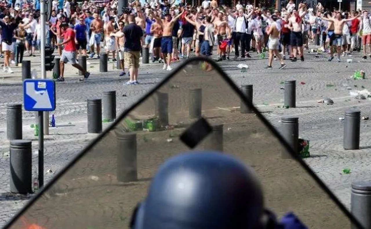 Euro Cup 2016: Third day of fan clashes before England-Russia football match