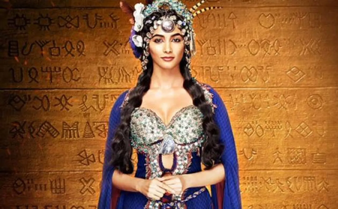 Pooja Hegde unveils her regal look in 'Mohenjo Daro'