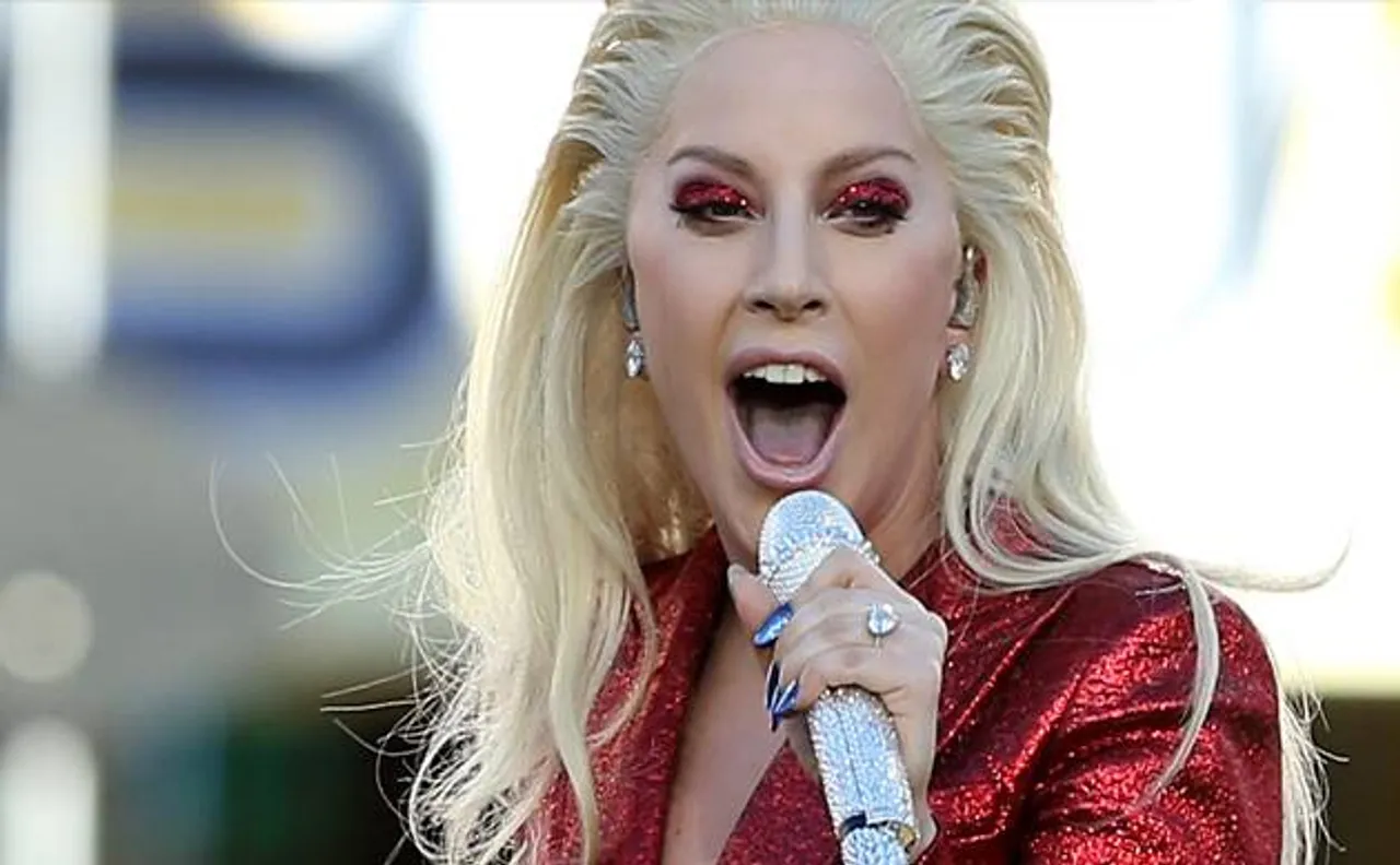 Lady Gaga in talks to star in 'A Star Is Born' reboot