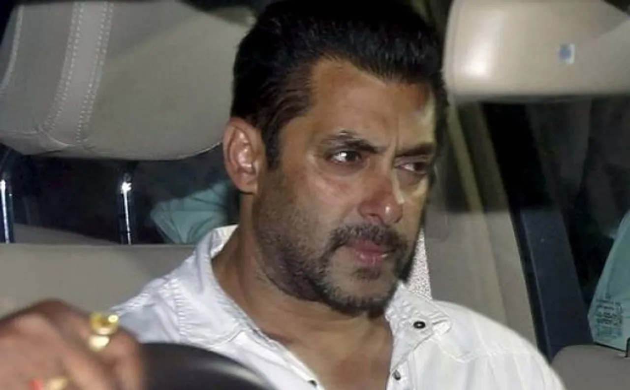 'Rape' remark: Salman Khan evades media outside Mumbai airport