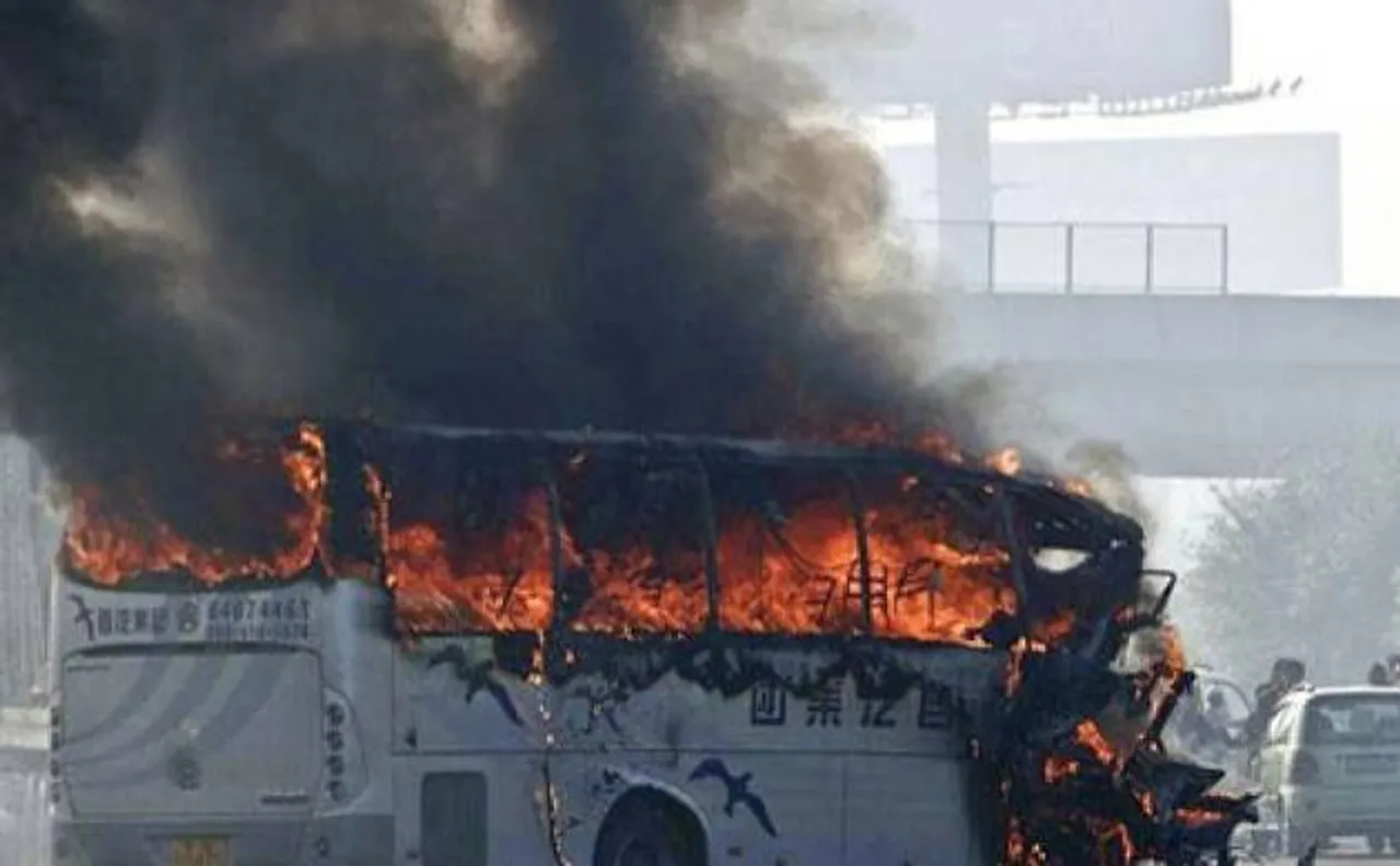 China bus fire kills 30, injures 21