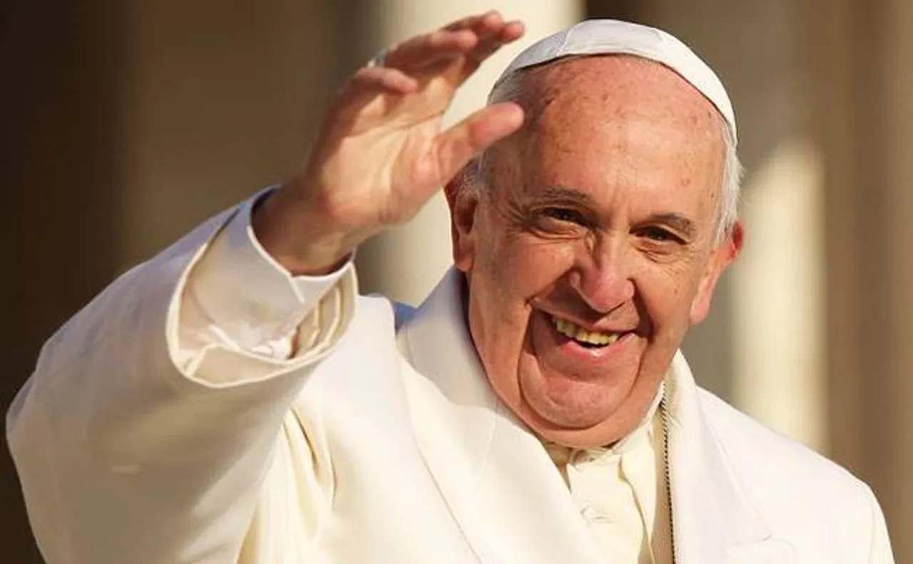 Pope Francis asks church to apologise to gay people