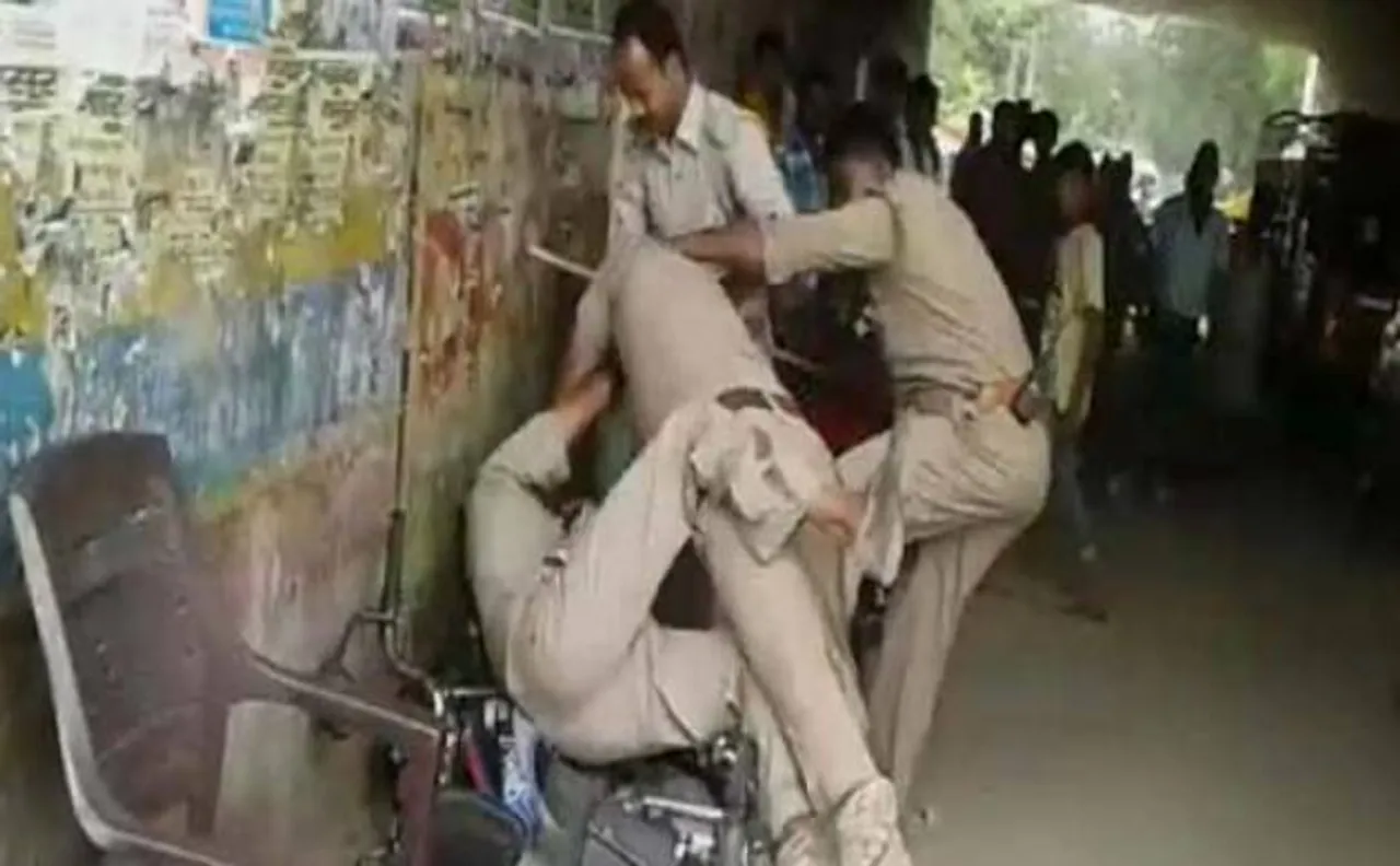 Lucknow policeman from viral brawl video suspended
