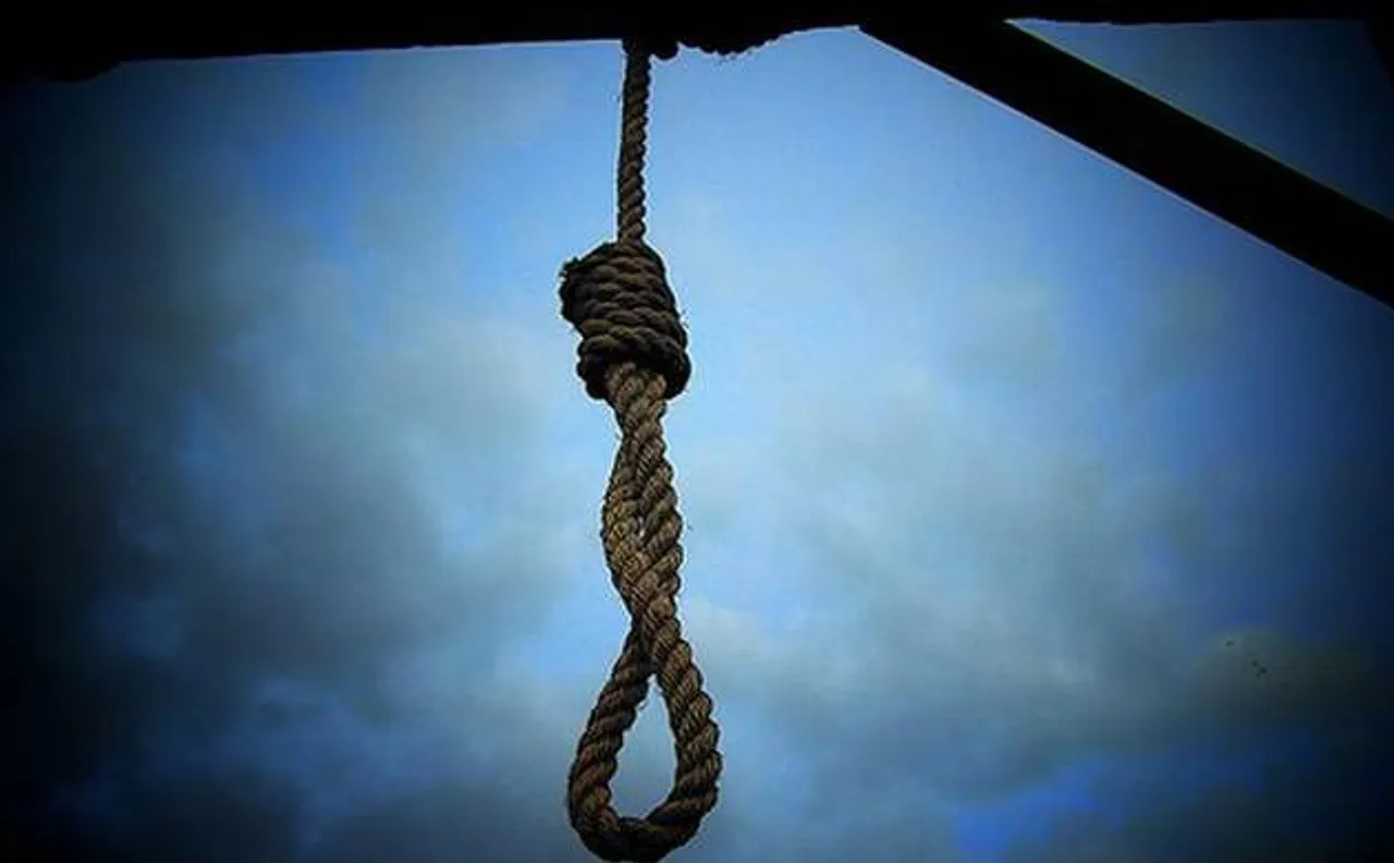 Morphed pics on Facebook, girl hangs herself