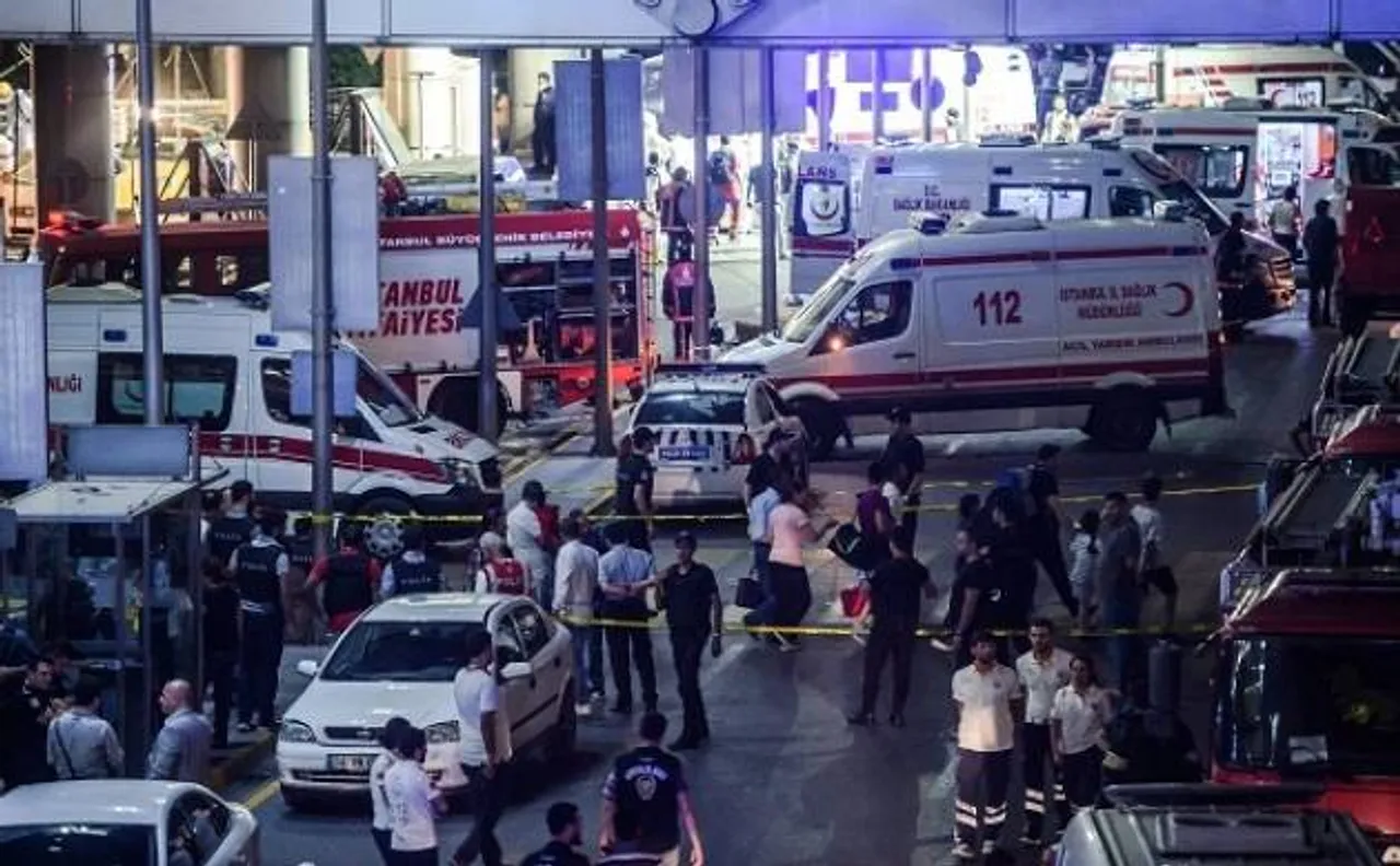 Suspected IS suicide bombers kill 36, injure nearly 150 at Istanbul airport