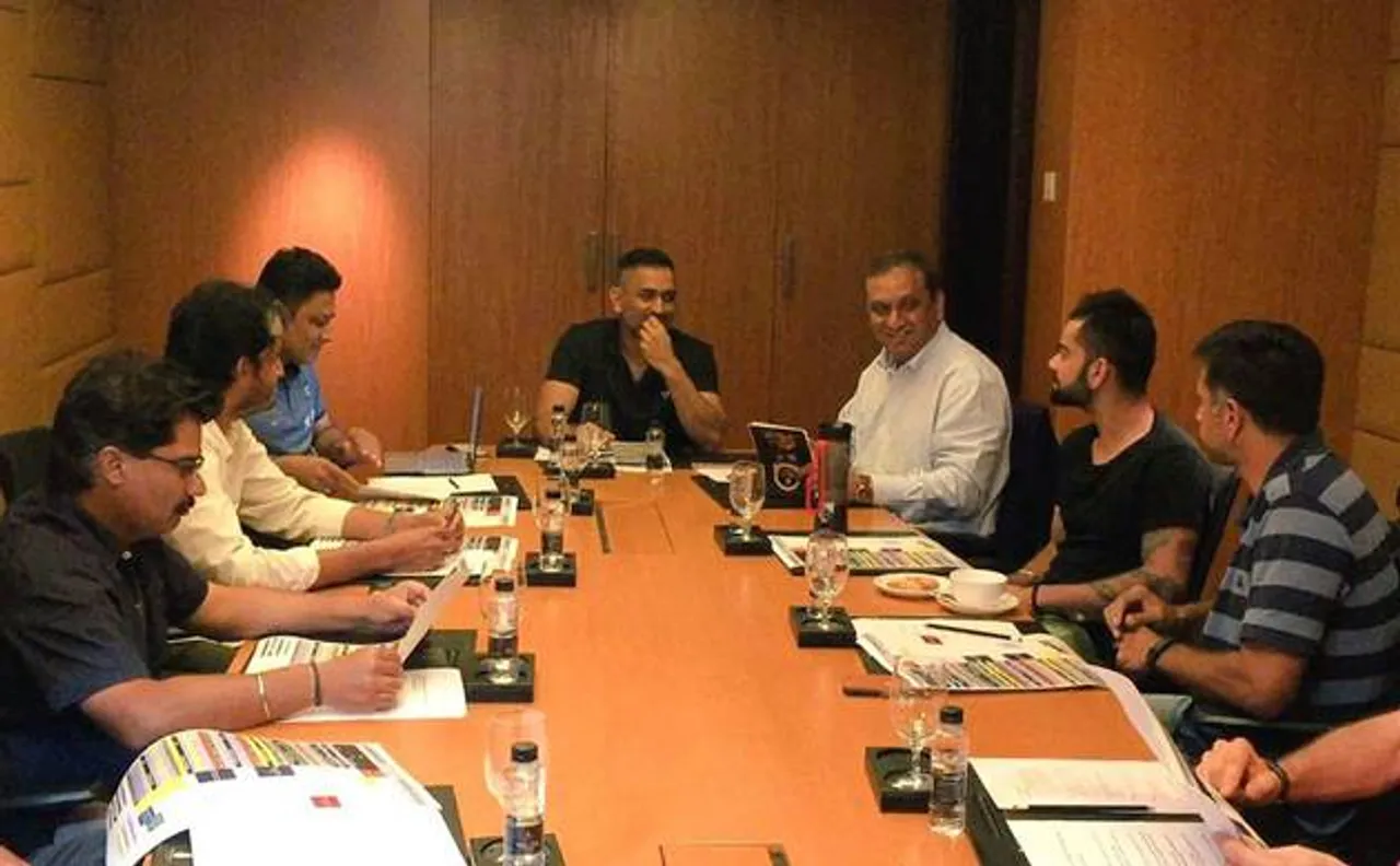 Dhoni and Kohli sit with Kumble, Dravid to chalk roadmap