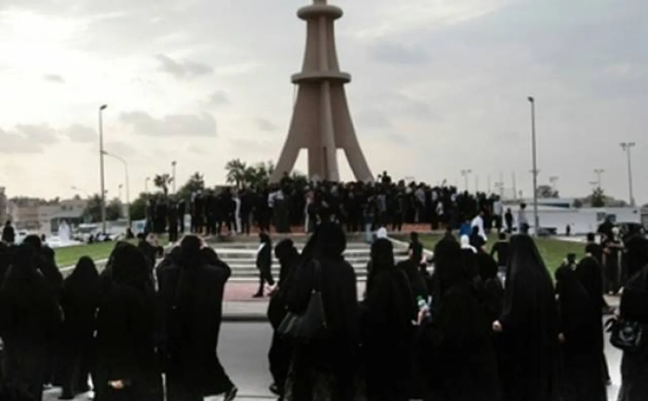 Twin explosions rock Saudi Arabia 