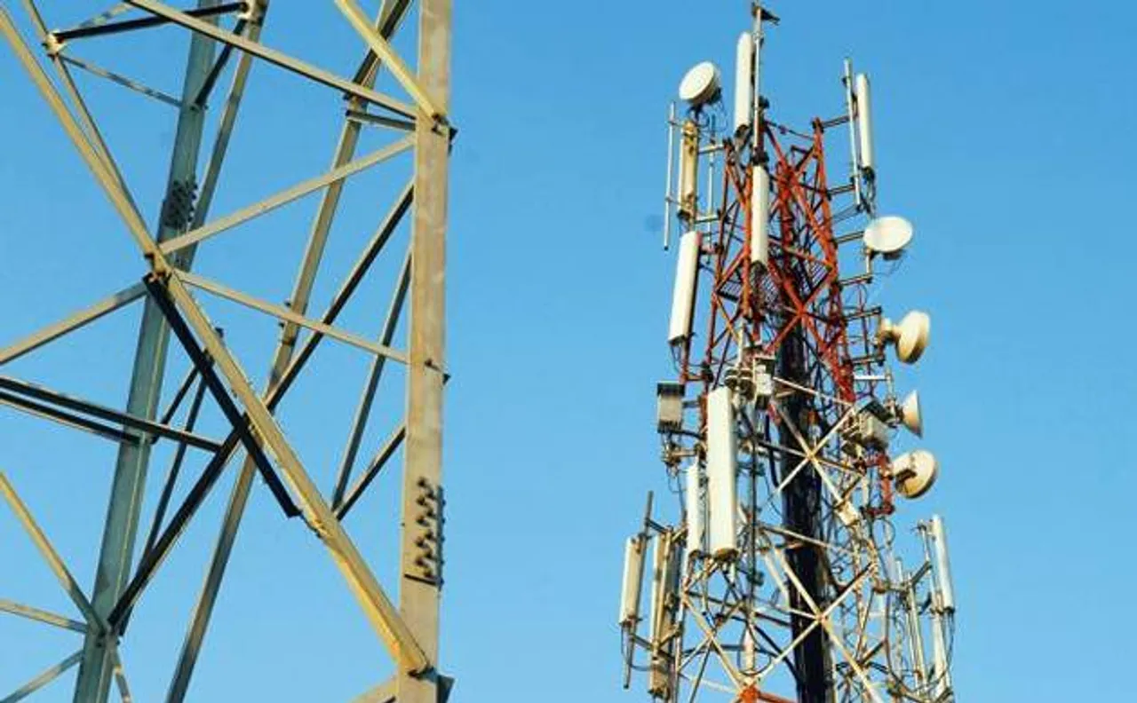 Center set to gain Rs 5.66 lakh cr from spectrum auction