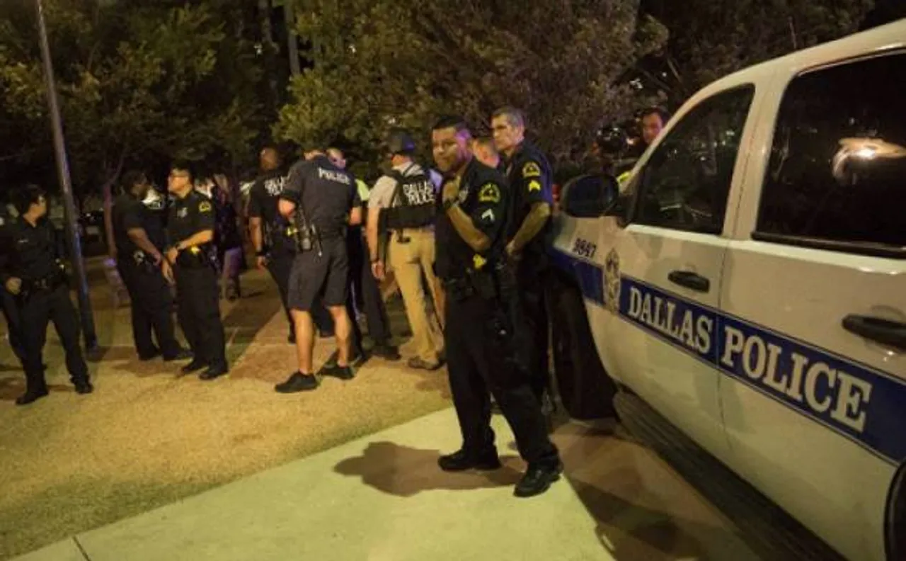 Dallas gunfire: Suspect claims bombs all over the site