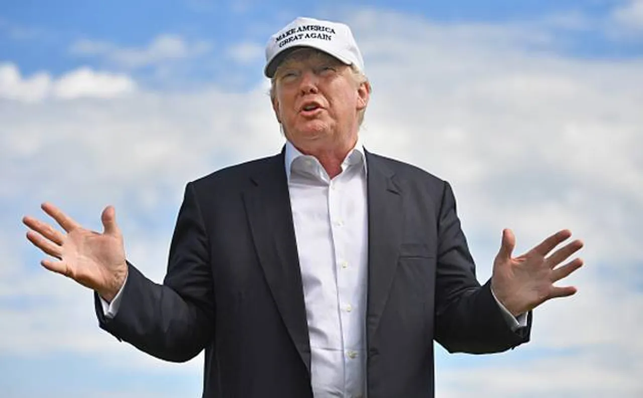 Hillary Clinton maintains narrow lead over Donald Trump