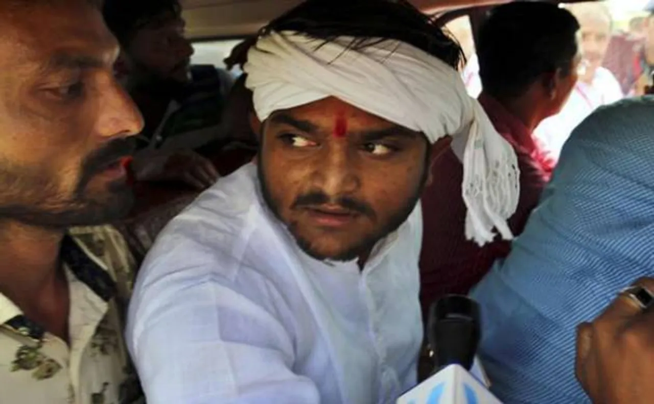 Hardik Patel held road show in Saurashtra, received hero's welcome