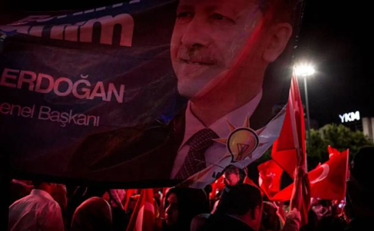 Turkey regains control after failed military coup; 250 dead, nearly 1500 injured