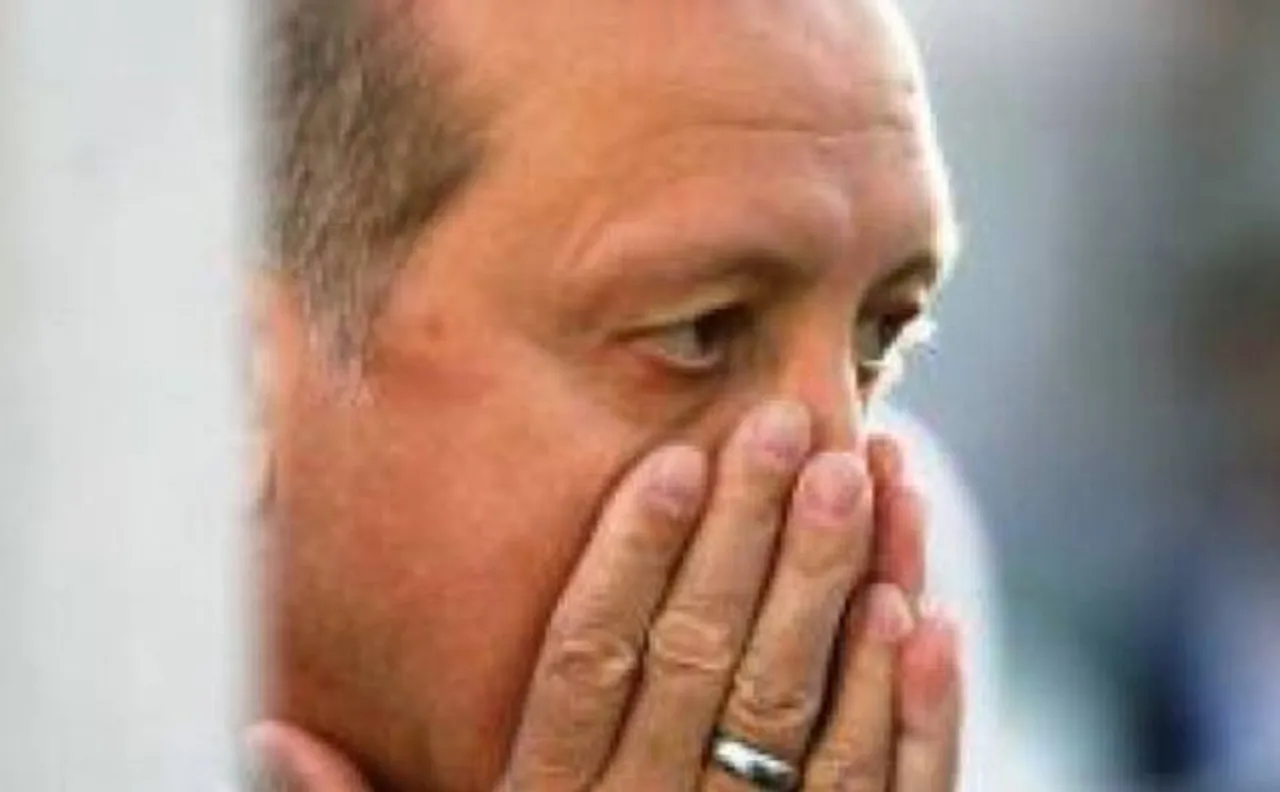 Erdogan breaks down at funeral for friend killed in coup